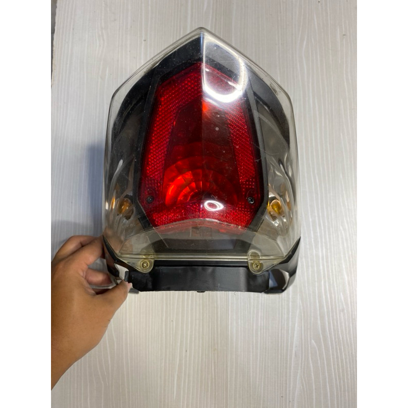 stoplamp lampu belakang lampu rem revo lama revo karbu original