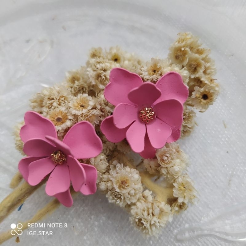 Anting Korea Bunga Tumpuk /Anting Wanita Bunga Besar