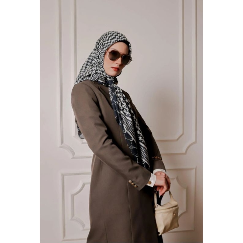 Preloved Vivi Zubedi VZ Chafiye Scarf