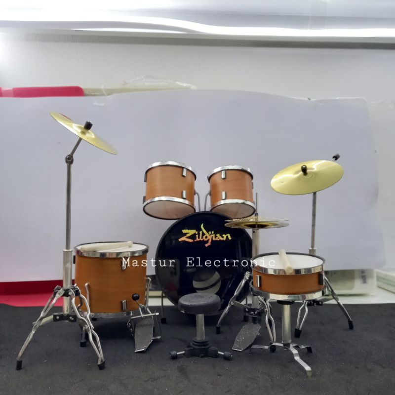Miniatur / Pajangan Drum Set Bahan Plastik Mika