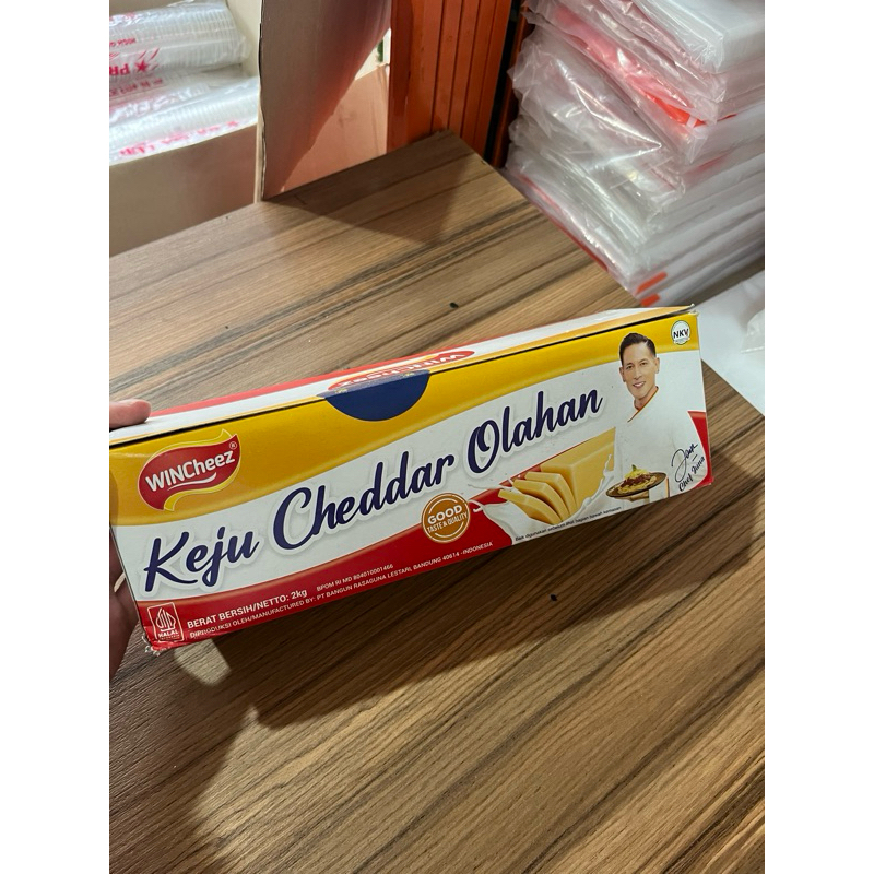 

Keju WINCheez Cheddar Olahan Batangan Cocok Buat Makanan