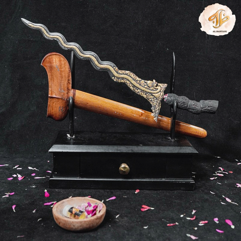 Keris Nogo Sosro Kamarogan Kinatah Perak