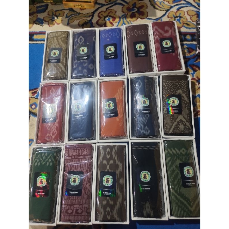 sarung gajah duduk kembang(10 picis/1dos )