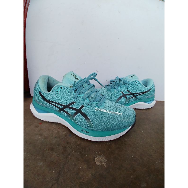 Sepatu Asics Gel Cumulus 24 running