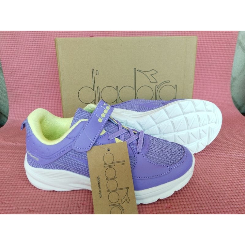 sepatu running sepatu olahraga diadora anak
