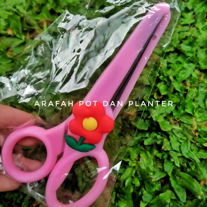 

(1 Buah) Gunting murah aesthetic lucu cantik unik serbaguna pink pinky plastik