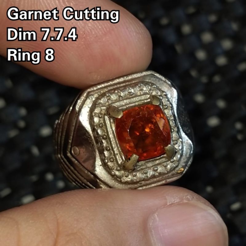 Cincin Batu Garnet Cutting Mewah