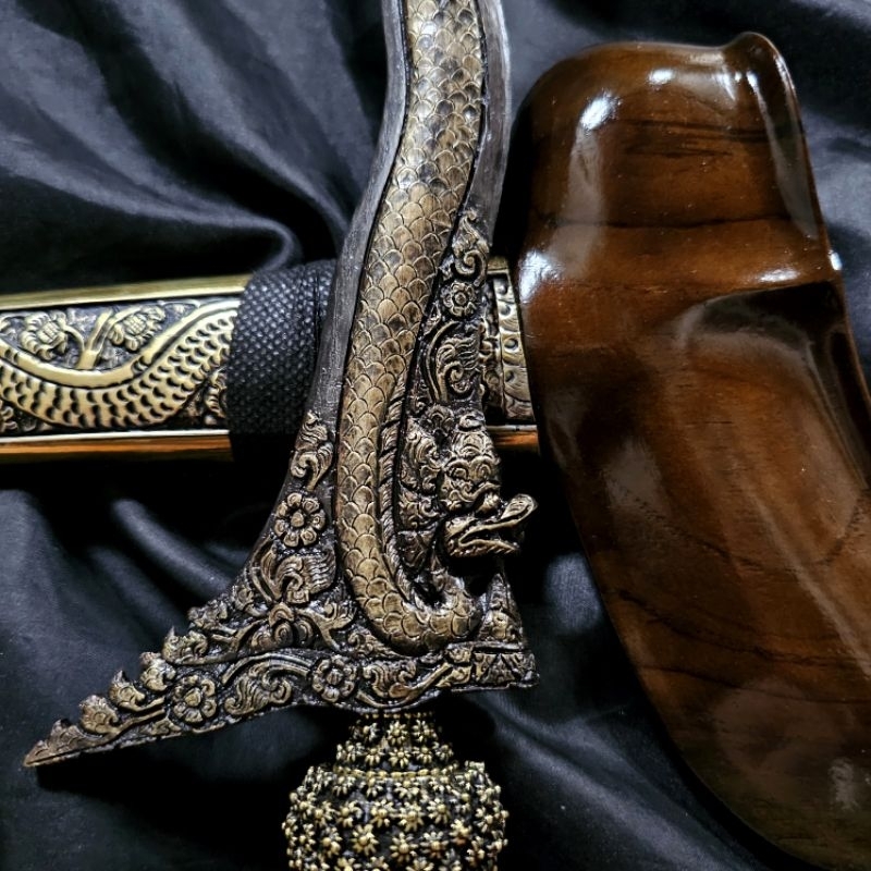 Keris Nogo Sapto Luk 7 Kinatah Lawasan