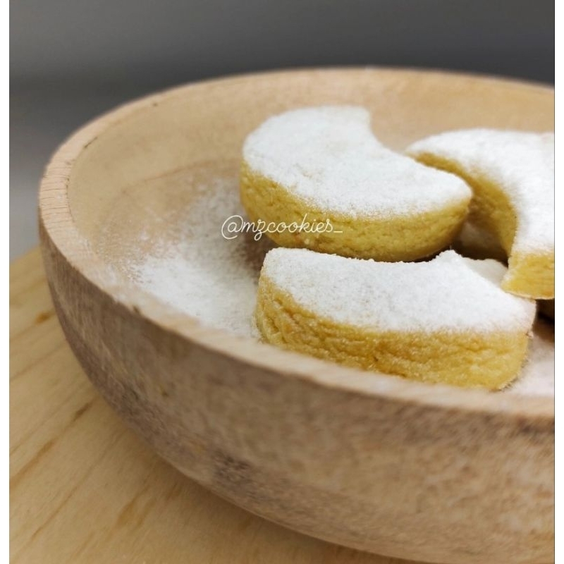 

Kue Salju Susu/Putri Salju
