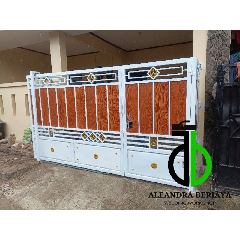 Pagar/pintu minimalis kombinasi woodplang grc