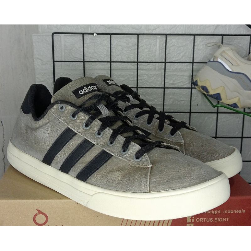sepatu casual Adidas ortholite float