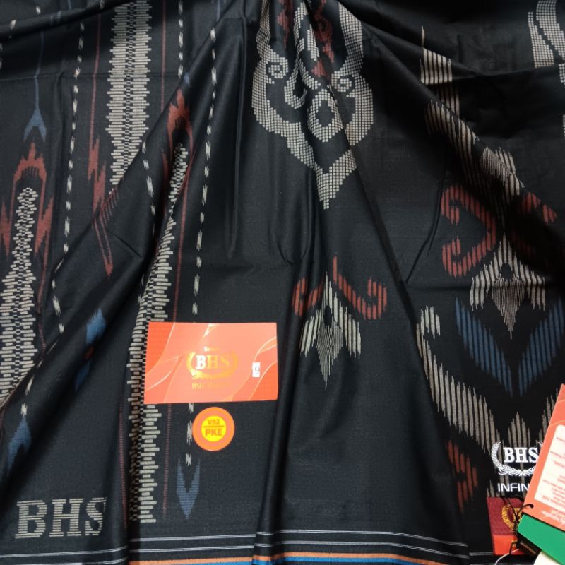 SARUNG BHS INFINITY GOLD V32 PKE 9 HITAM