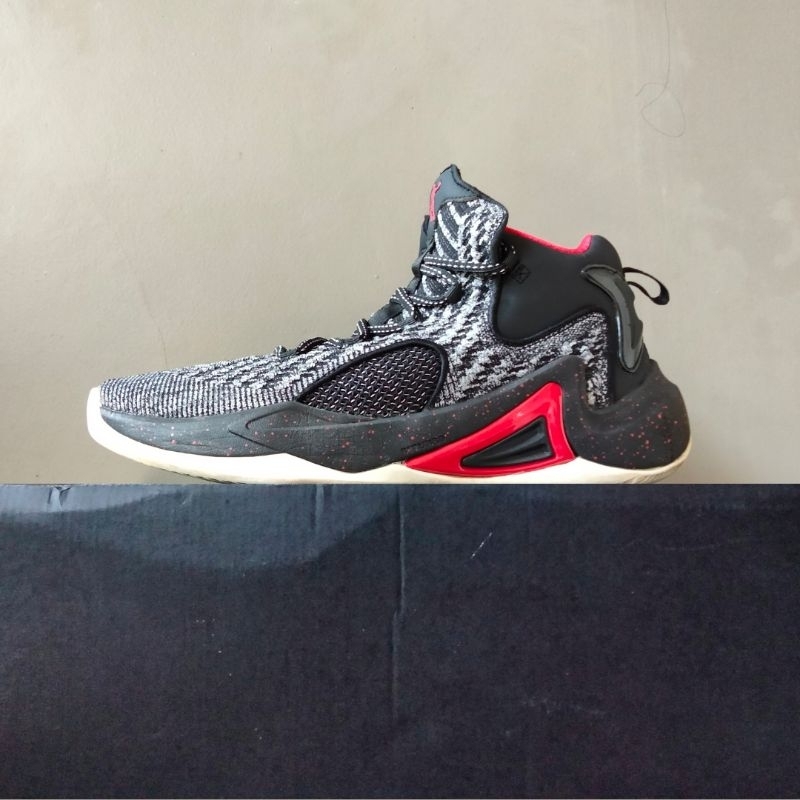Sepatu Basket Qiaodan Sharp Torn