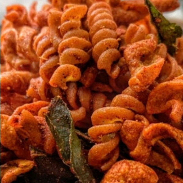 

Piscoklegit_ Makaroni Spiral Pedas Daun Jeruk 500 Gram Terenak