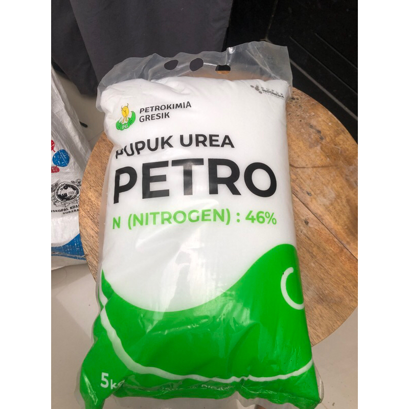 pupuk pertumbuhan urea petro kemasan repack