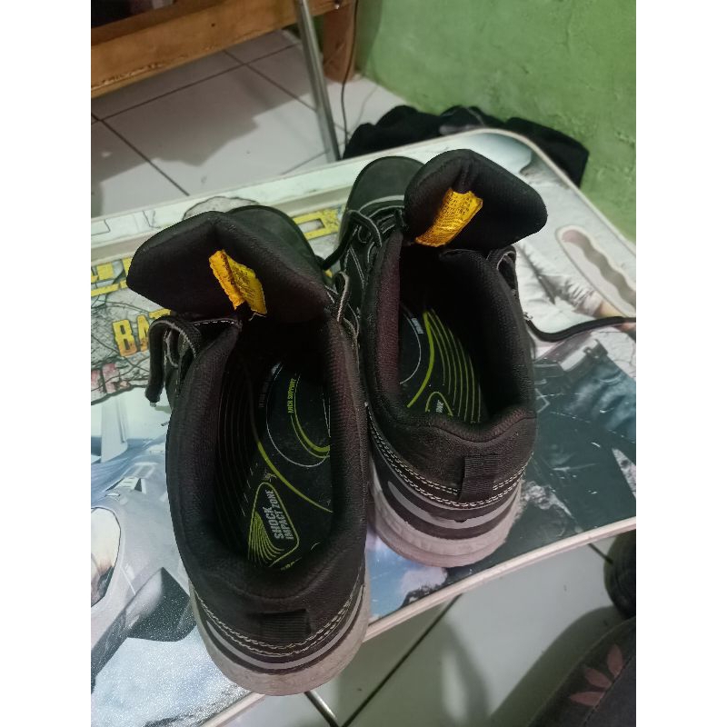 sepatu safety Jogger