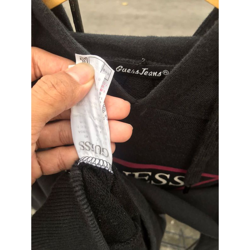 HOODIE GUESS HITAM