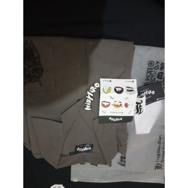 Button Up Garou Hishiro