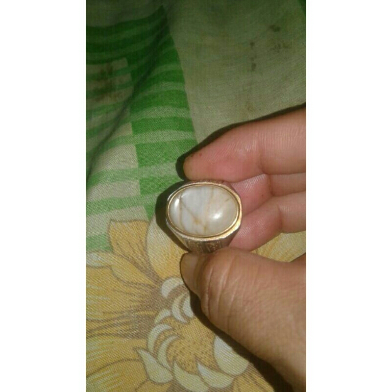 Batu white safir