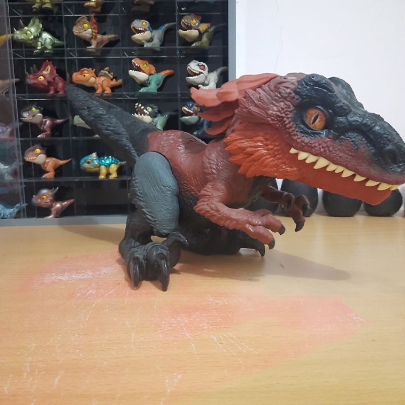 Jurassic World Dominion Uncaged Ultimate Supreme Pyroraptor Preloved