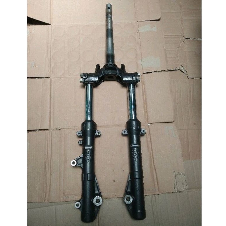SHOCKBREAKER SKOK SHOCK DEPAN SEGITIGA PCX 150 BUILT UP CBU THAILAND LED LAMA OLD