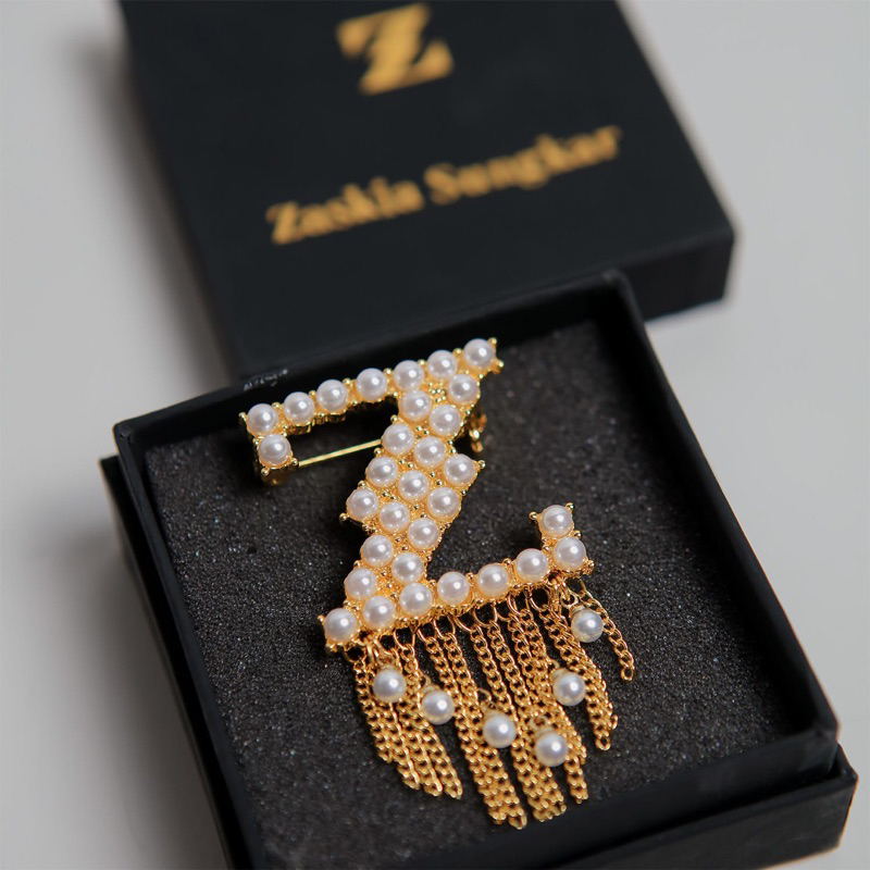 ZASKIA SUNGKAR MEISIE BROOCH