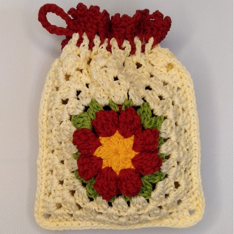 Pouch Rajut bunga timbul