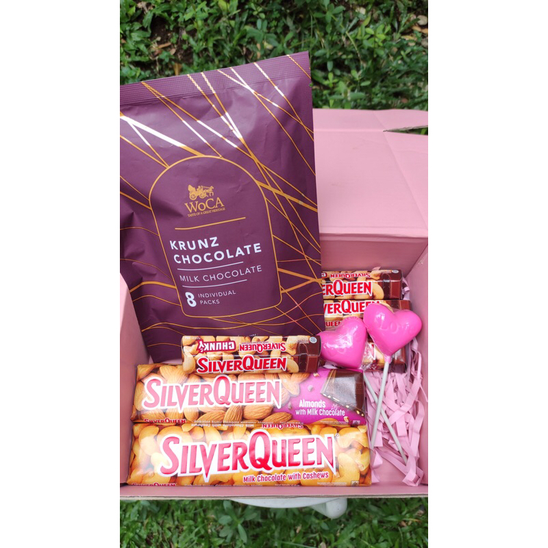 

Hampers Coklat Delfi Silverqueen Chunky / Paket coklat Love / Hampers Coklat Hati