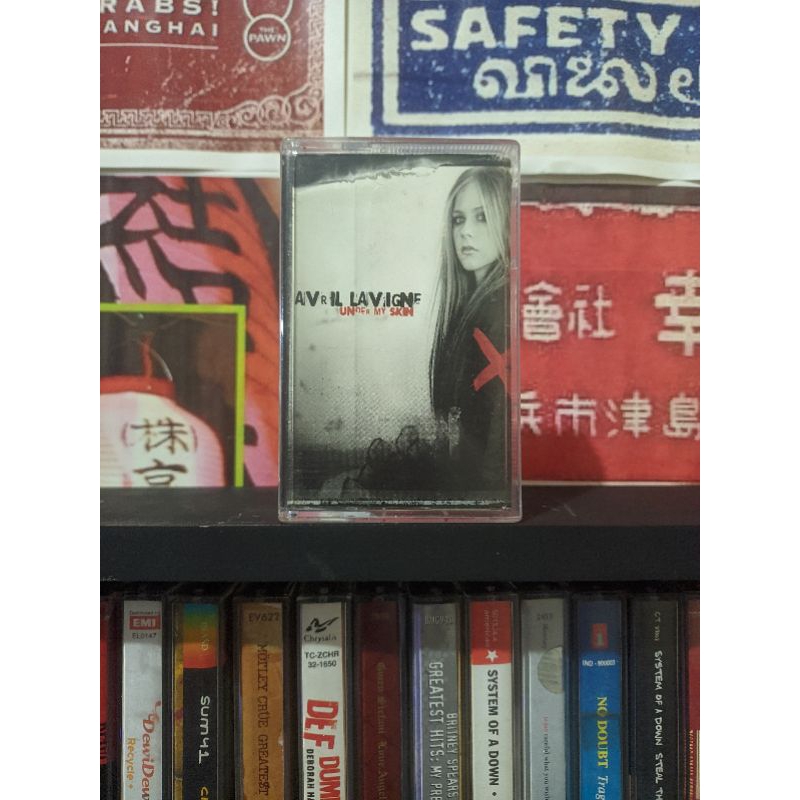 Kaset Pita Avril Lavigne - Under My Skin (Original)