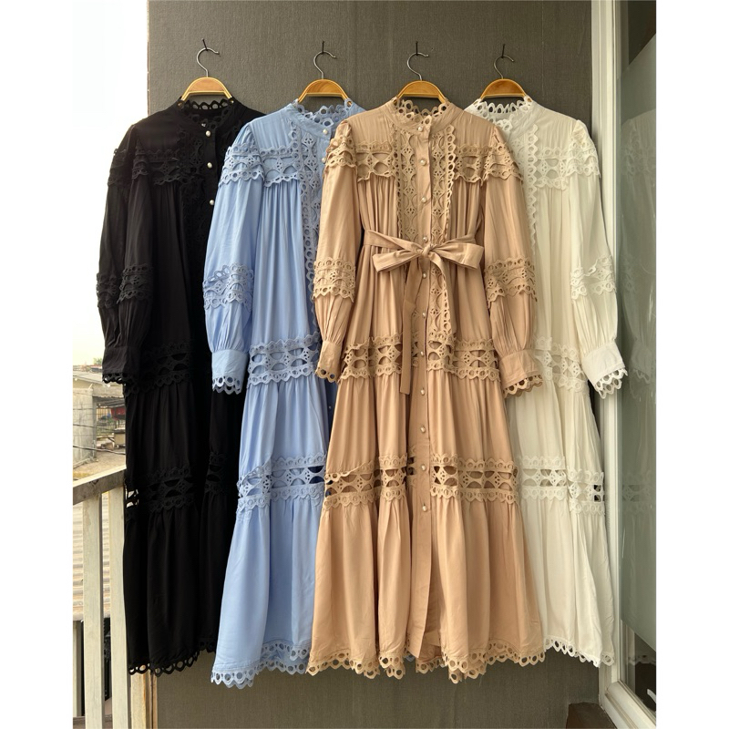 Awet Safrina Dress, Lafreya Dress, Gamis Putih, White Maxi, Dress Katun Bordir, Gamis Eyelet, Gamis