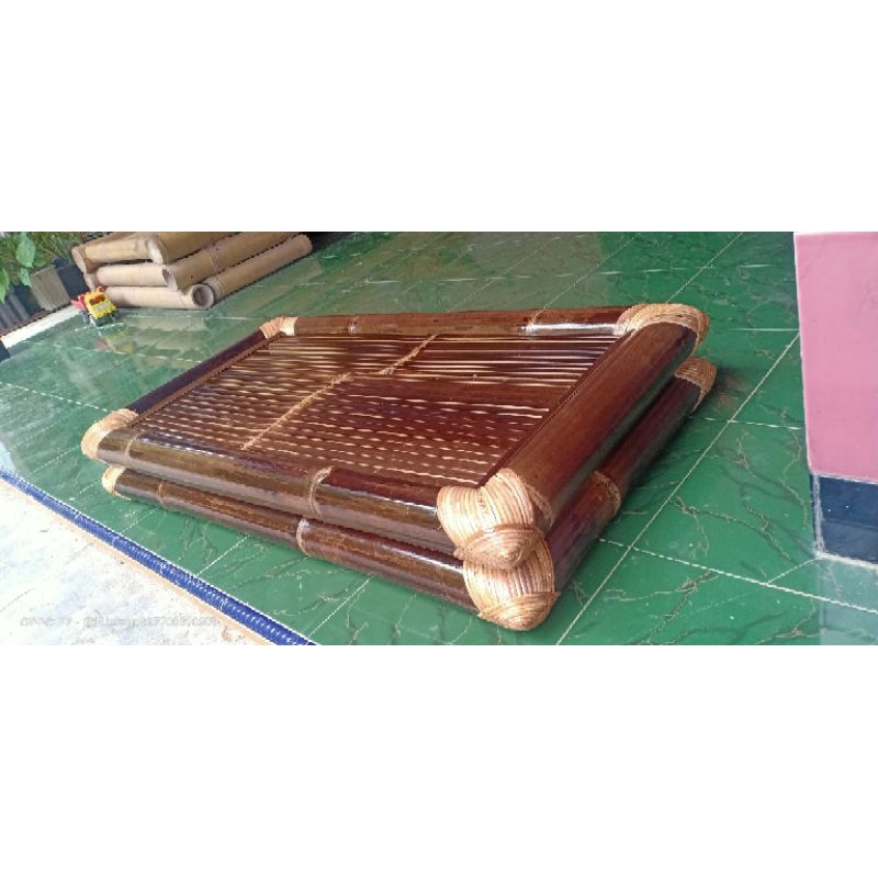 Meja lesehan bambu balut rotan