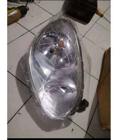 headlamp nissan march
