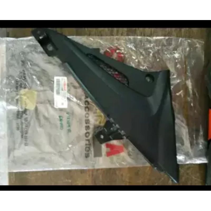 COVER TUTUP AKI VIXION R SEBELAH ORIGINAL YAMAHA