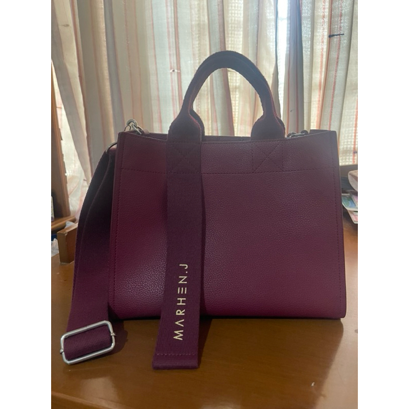 Tas selempang wanita Marhen J burgundy