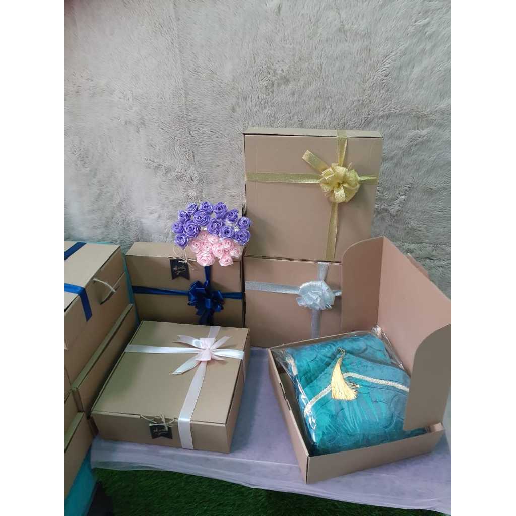 

Hampers Bingkisan Parcel Gift Souvenir Box Lebaran Idul Fitri Sajadah Premium Tebal Murah Cocok untuk Kado Guru dan Seserahan dan Oleh oleh haji dan umroh