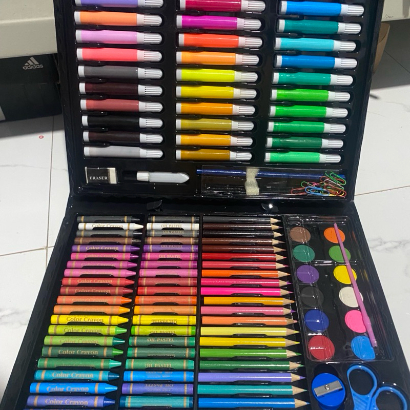 

crayon set 150pcs lengkap dan murah