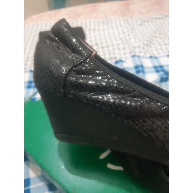 sepatu tory burch