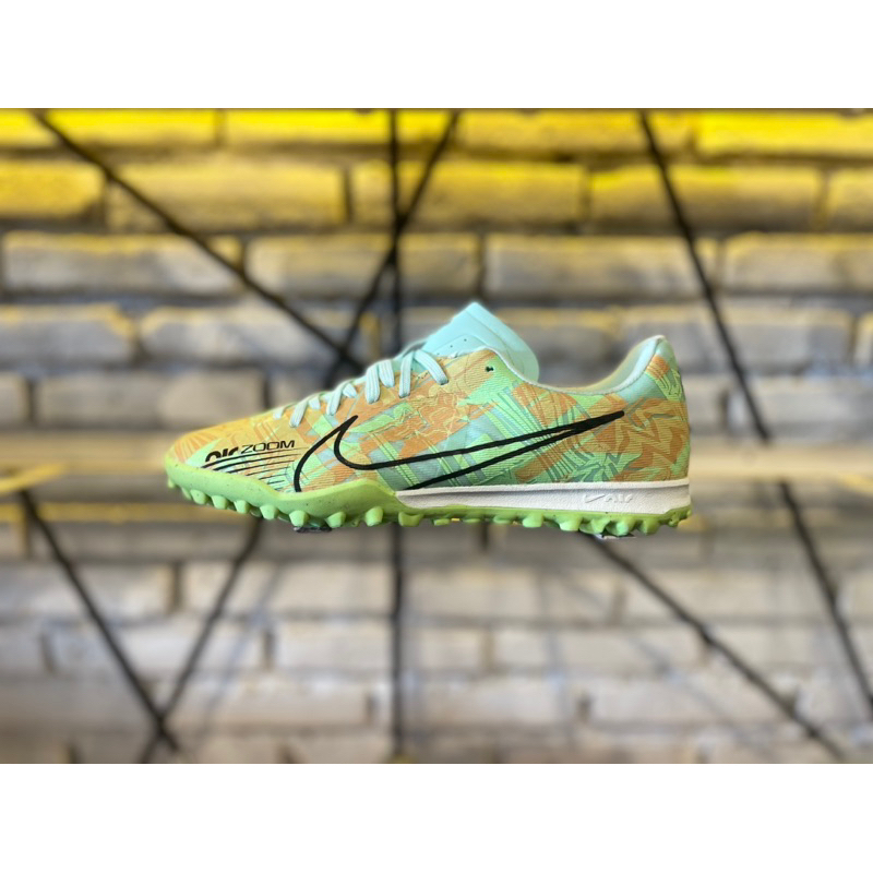 Sepatu Futsal Nike Tiempo