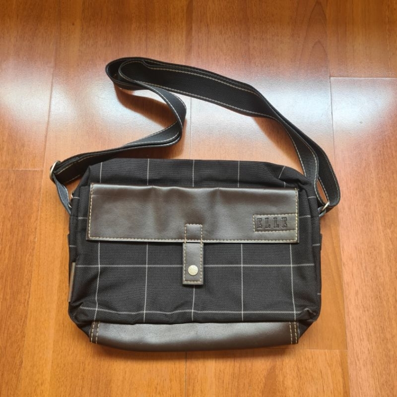 Preloved Tas Elle Bag Slempang Second Bekas Hitam Asli Original