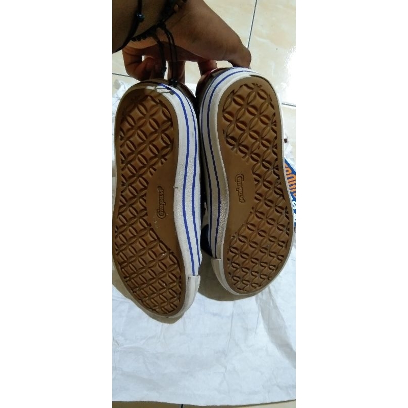 compas retro white blue