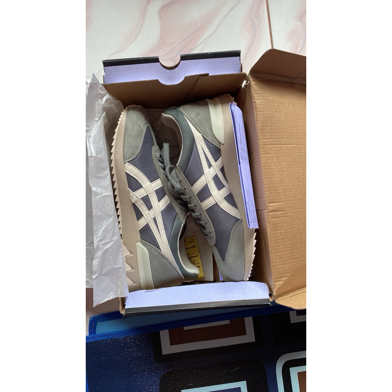 Sepatu Onitsuka Tiger California