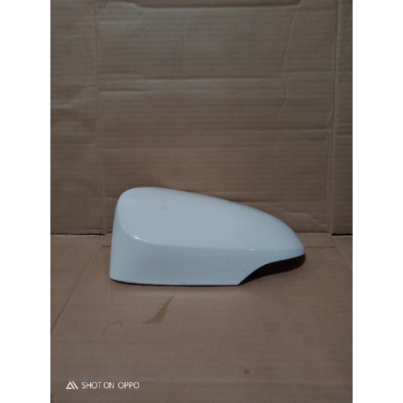 cover spion mobil sigra /cayla sebelah kiri