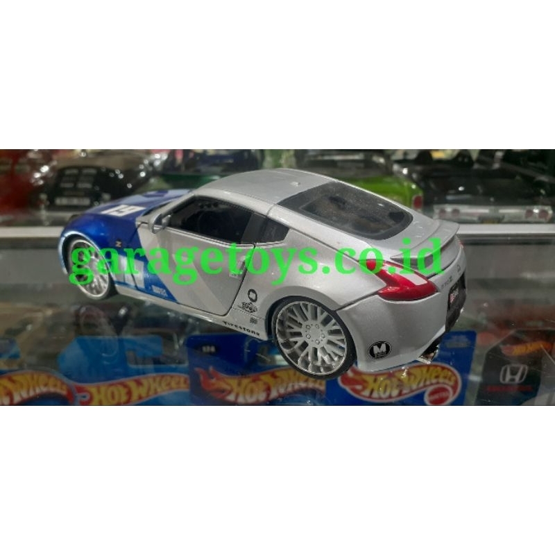 Maisto Allstar 1:24 Diecast Nissan 350Z