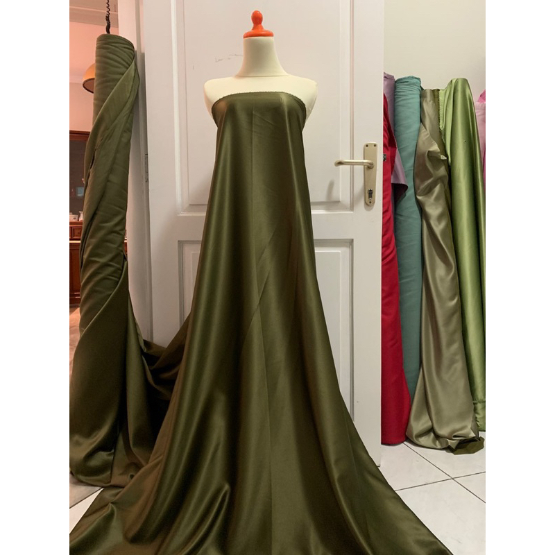 Bahan Kain Satin Velvet Premium Seragam Bridesmaid Mewah Meteran Warna Hijau Tua Gelap Green Army