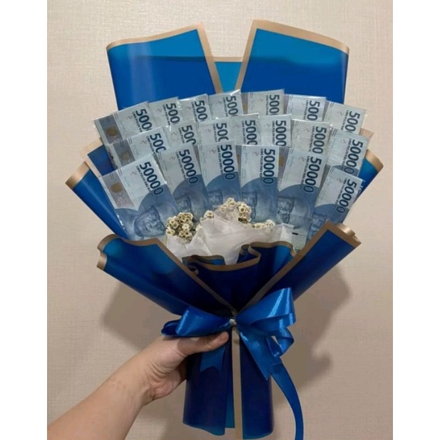 

Ready Stok BUKET UANG KOSONG 2 LEMBAR BUKET UANG BUKET LAMARAN BISA PILIH WARNAKADOHADIAH WISUDA serbuuu