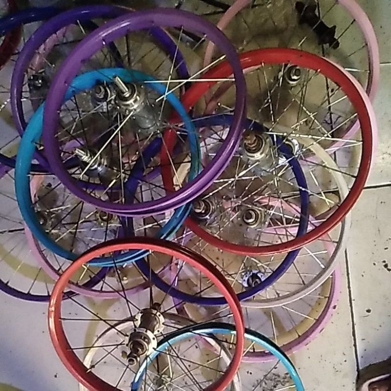 velk belakang sepeda lipat ,sepeda anak cewe ukuran 16 inch,bekas .dikirim random /beda model