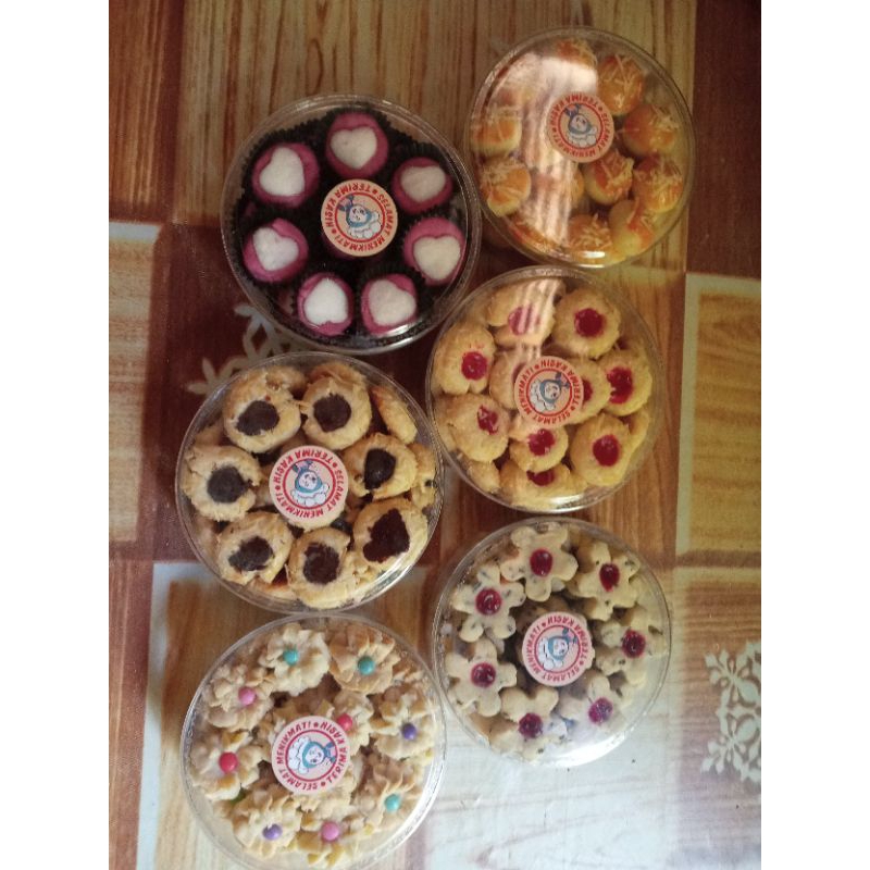 

Kuker Lebaran Kemasan 250grm Isi 6 toples
