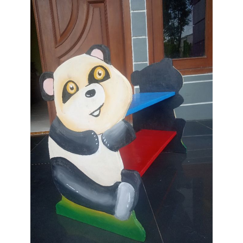 Rak karakter sepatu anak