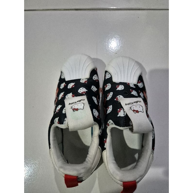 Sepatu Adidas Slip On (anak)