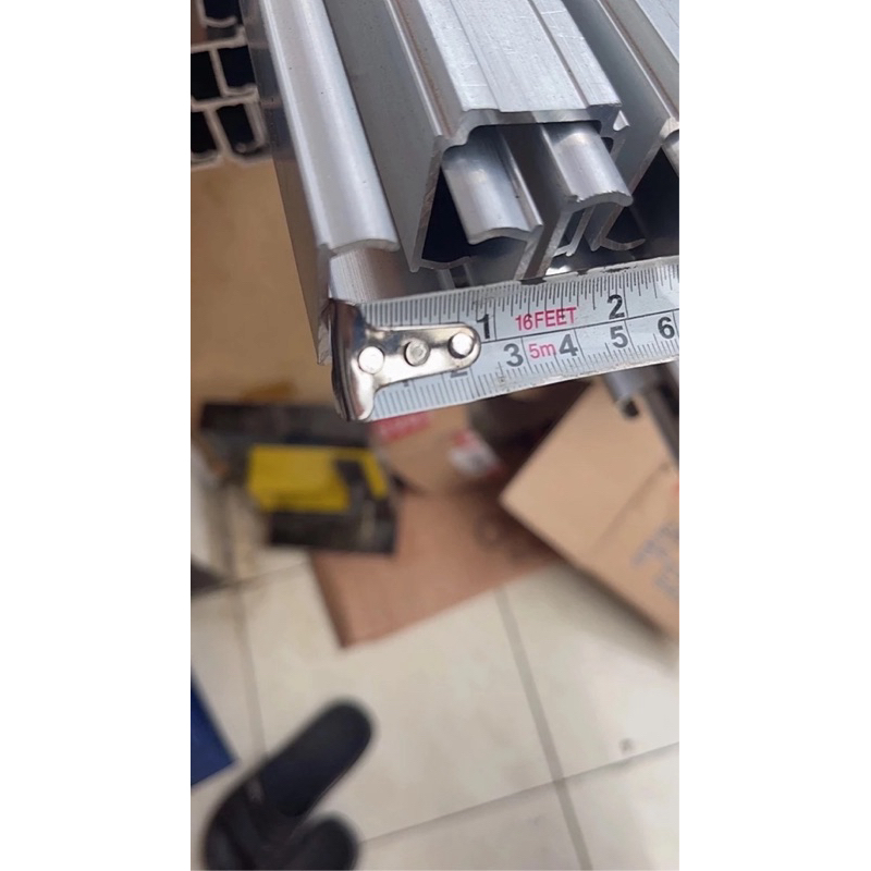 Zoyands Rel Atas Pintu Lipat